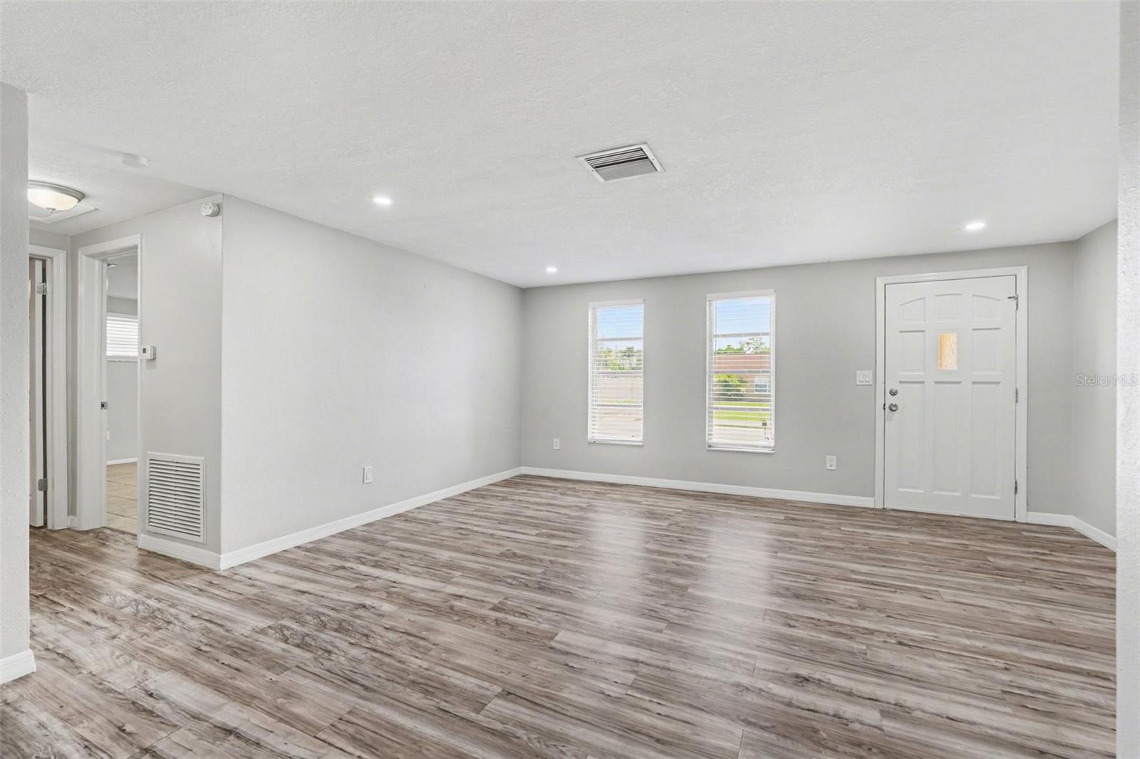 6337 Bonaire Ave Property Photo 6