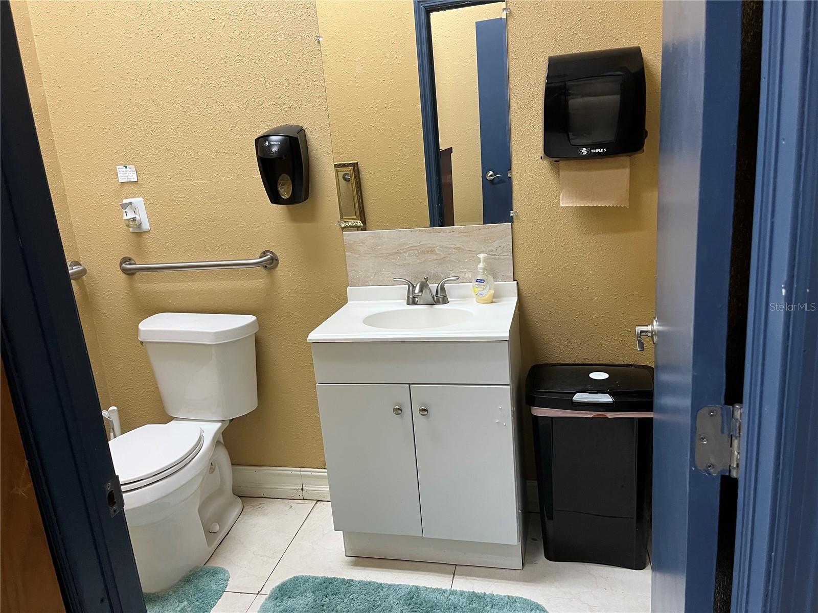 O6400700 Property Photo 14