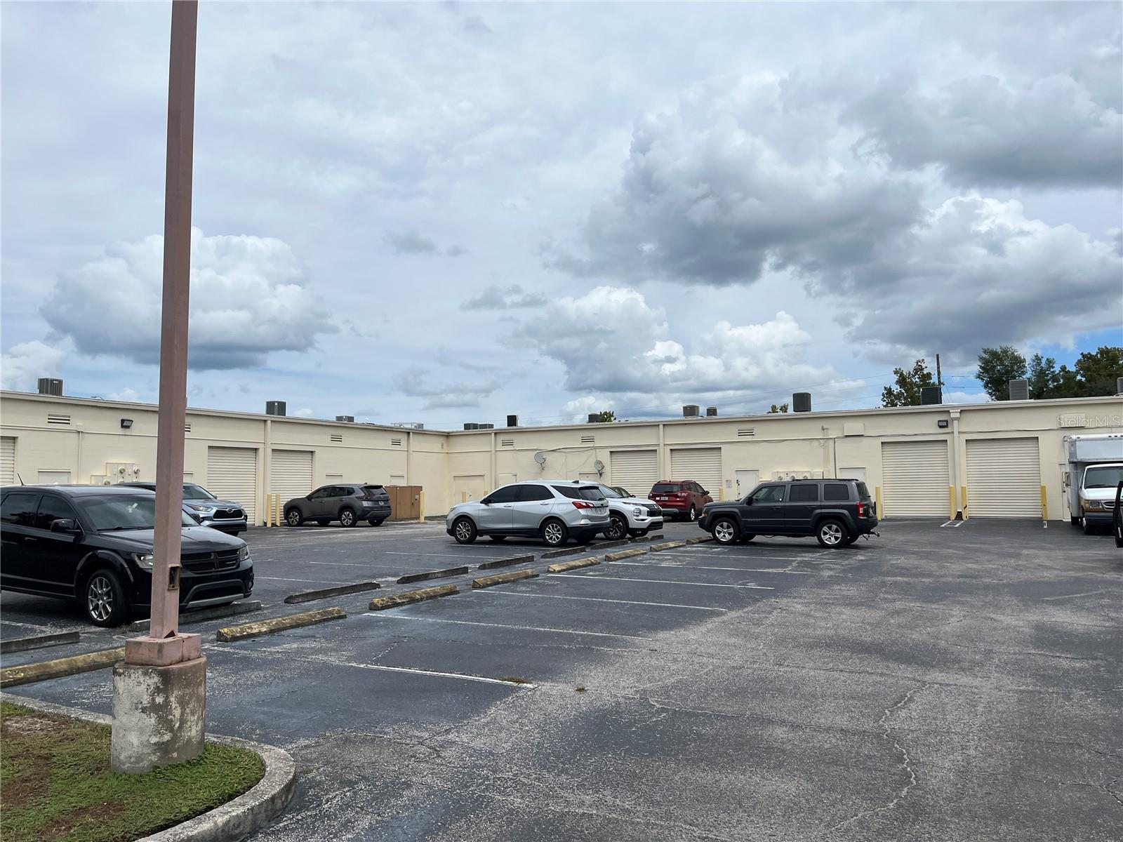 O6400700 Property Photo 22