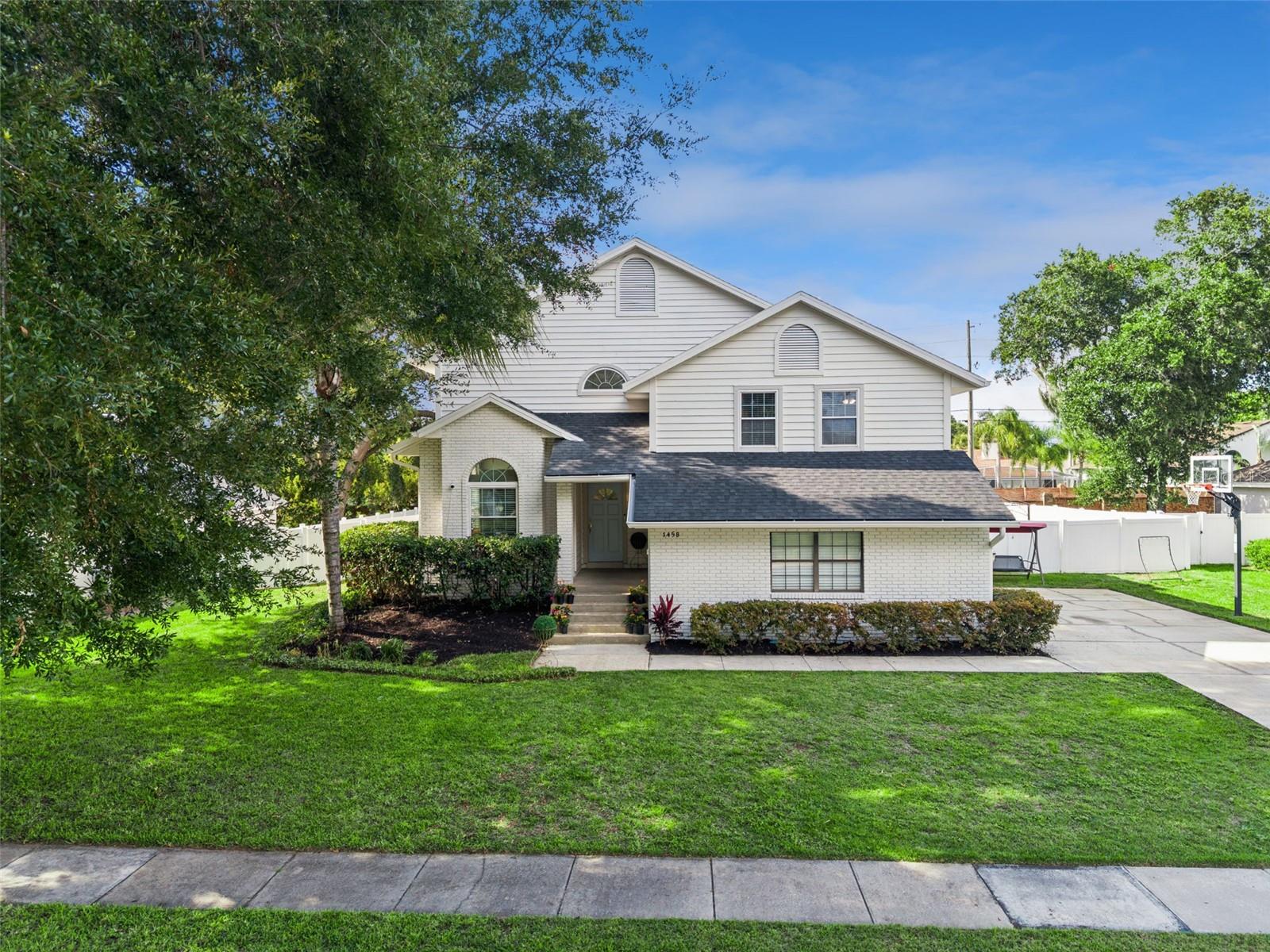 1458 Royal Cir Property Photo 1