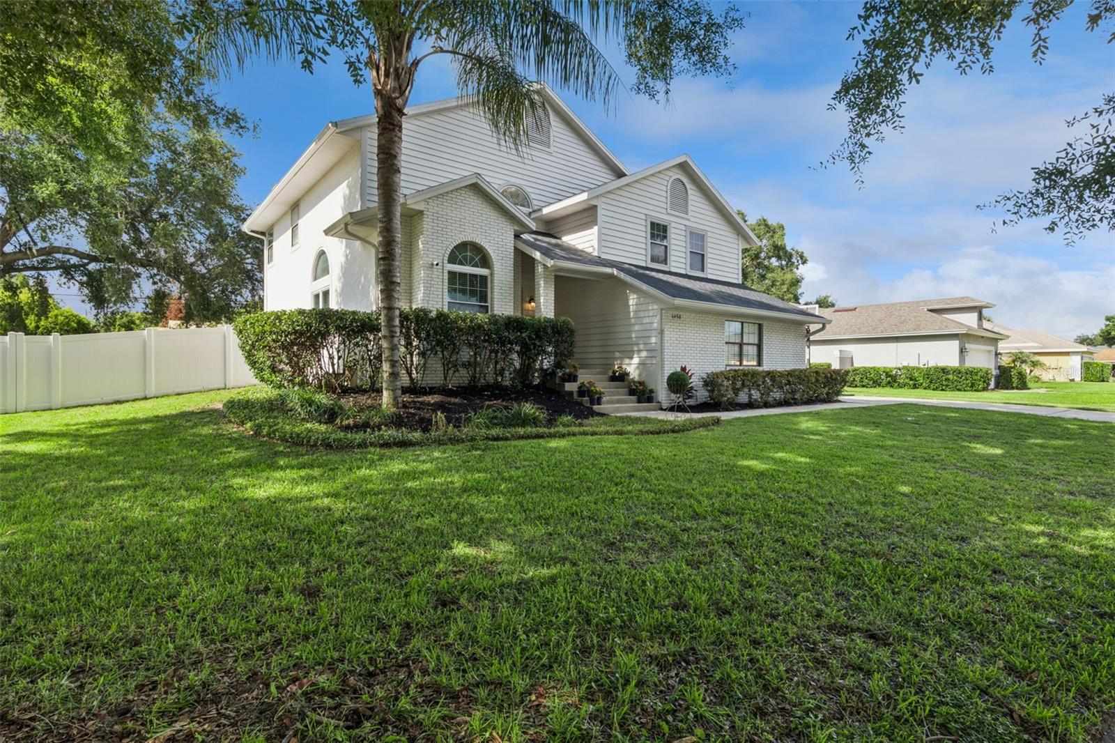 1458 Royal Cir Property Photo 4