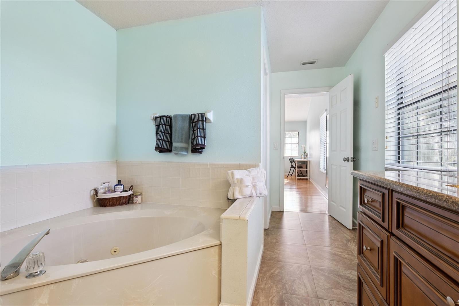 1458 Royal Cir Property Photo 25