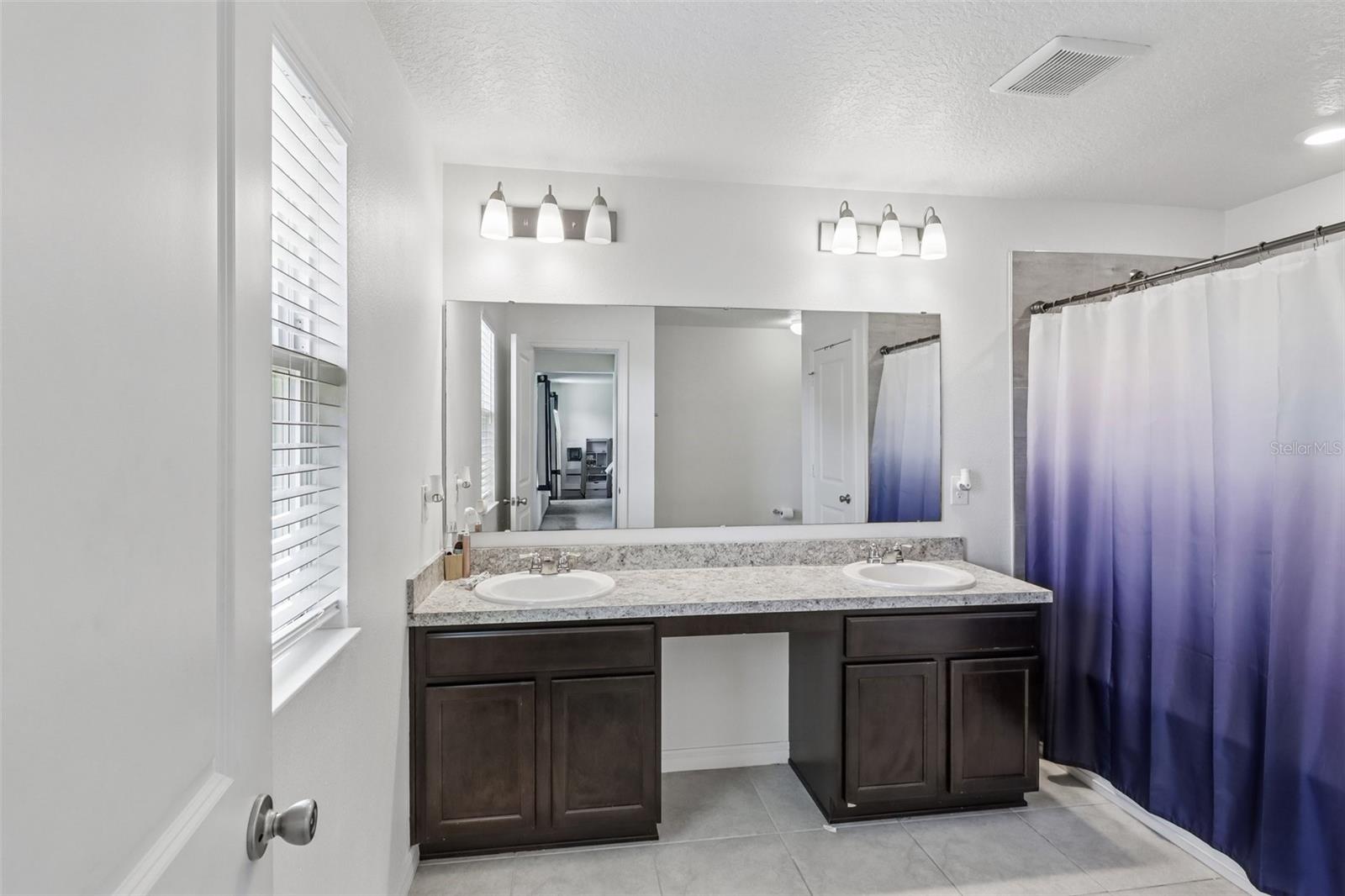 2082 Ficus St Property Photo 11