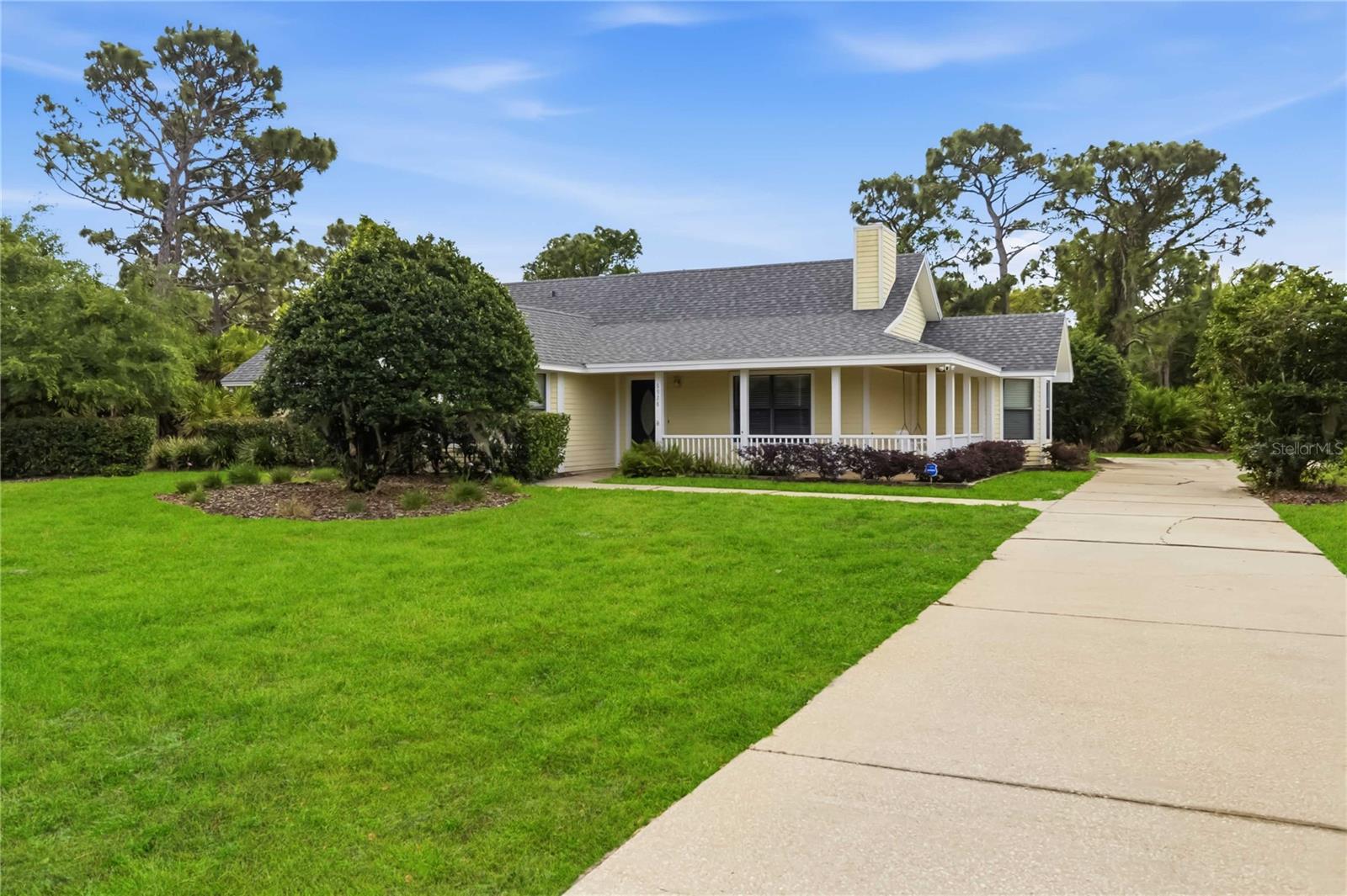 6928 SAWGRASS DR Property Photo 1
