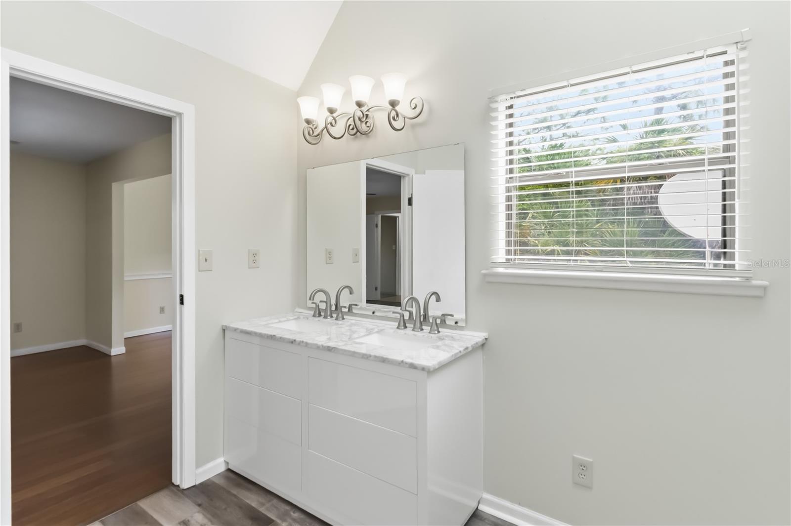 6928 Sawgrass Dr Property Photo 28