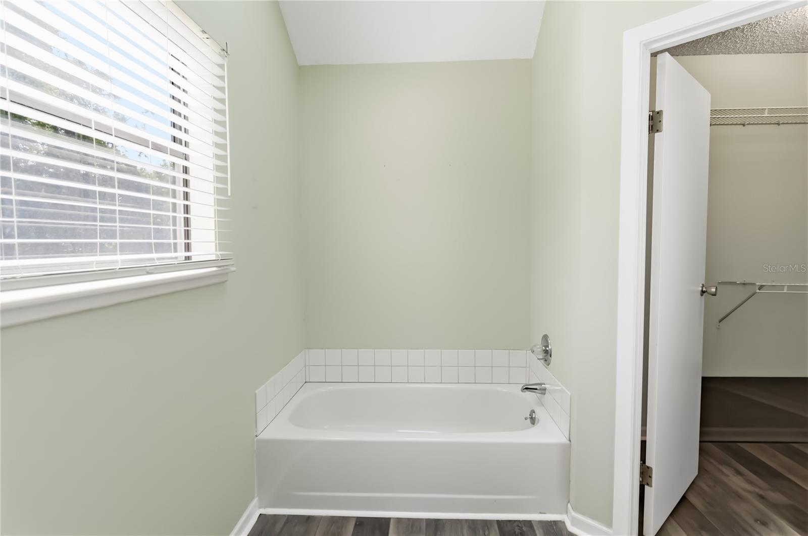 6928 Sawgrass Dr Property Photo 29