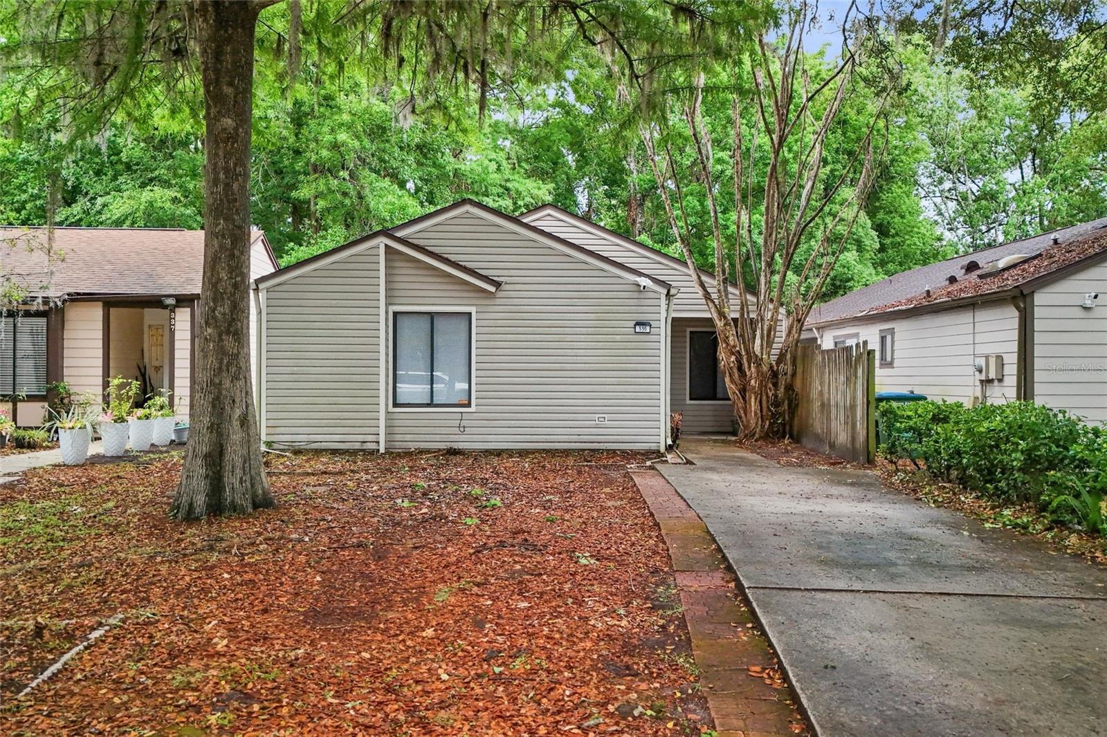 335 Kirkcaldy Dr Property Photo 1