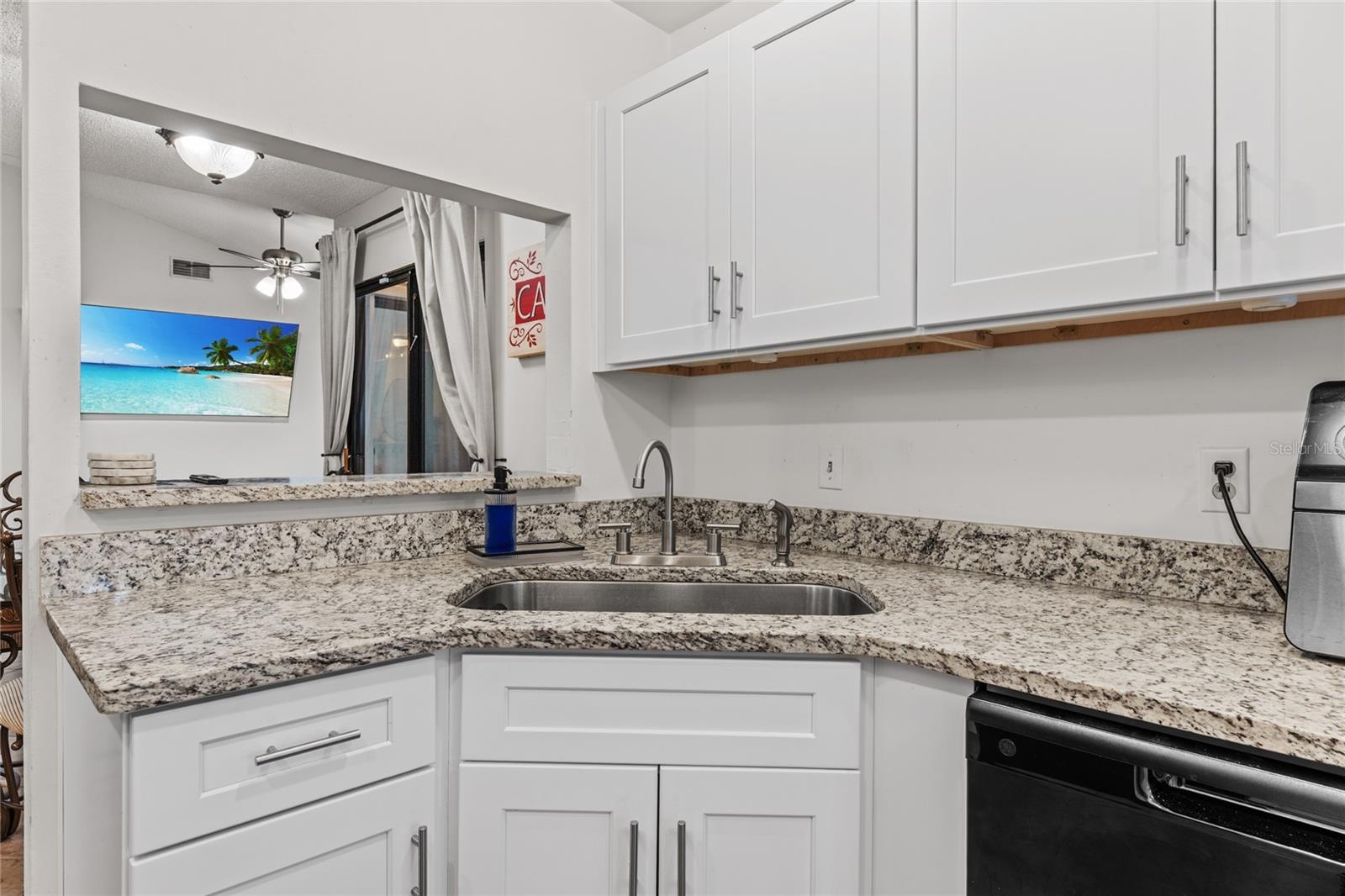 335 Kirkcaldy Dr Property Photo 14