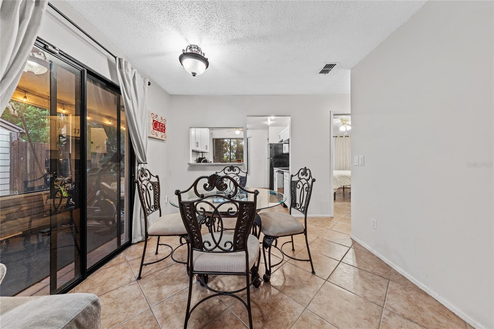 335 Kirkcaldy Dr Property Photo 18