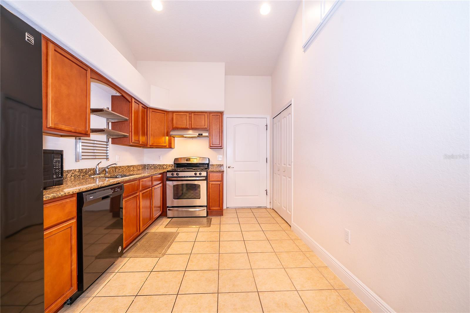 1075 David Walker Dr #c-1 Property Photo 10