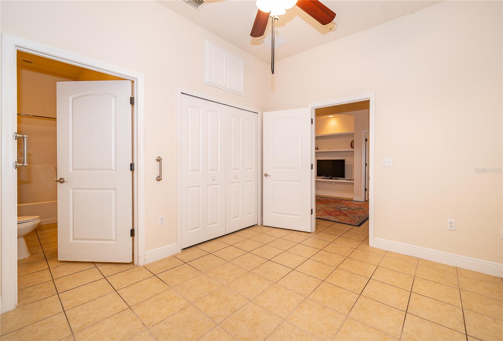 1075 David Walker Dr #c-1 Property Photo 16