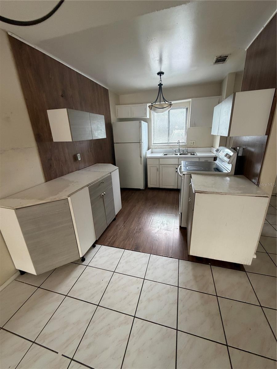 5861 Curry Ford Rd #12 Property Photo 3