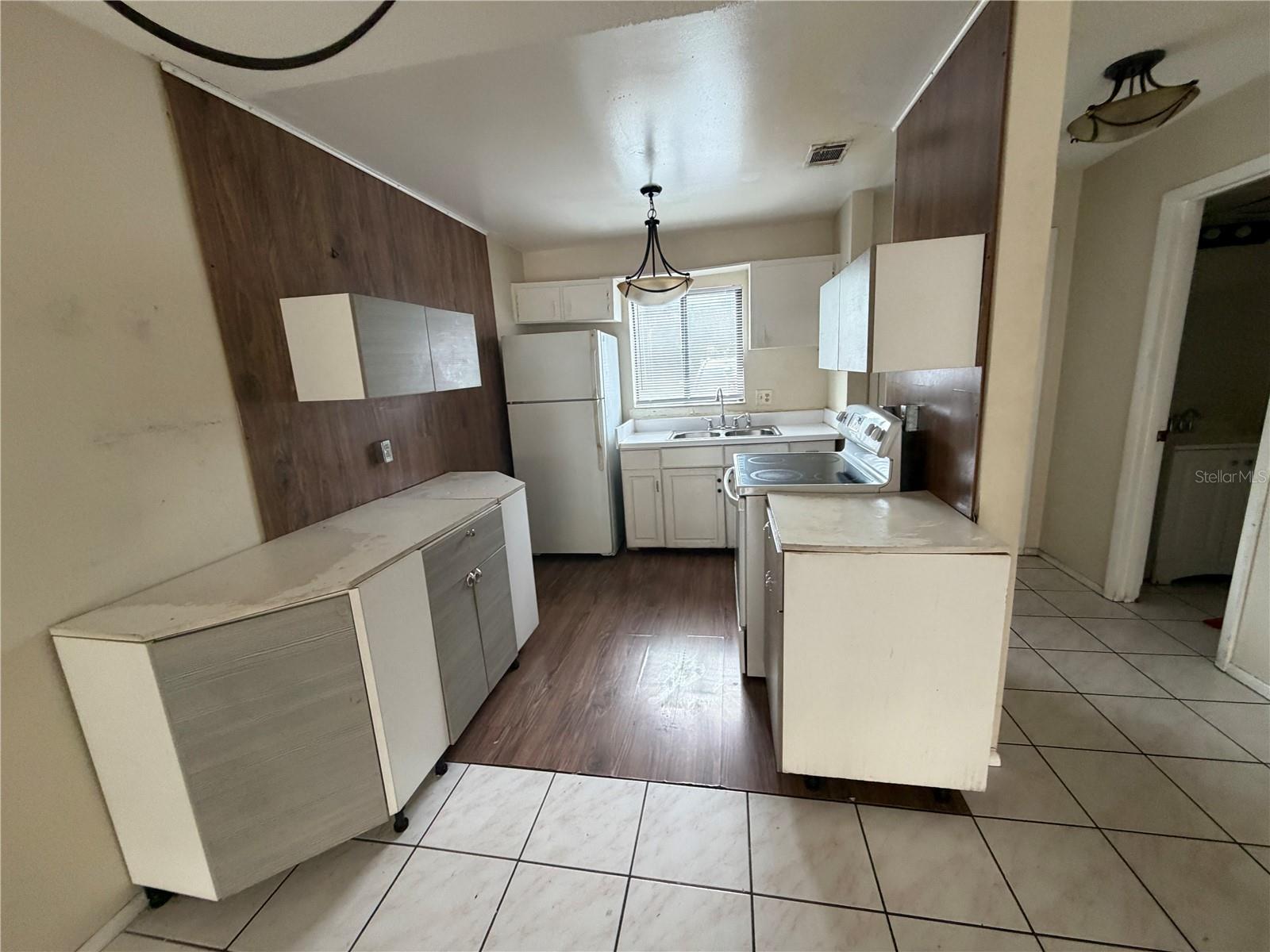 5861 Curry Ford Rd #12 Property Photo 4