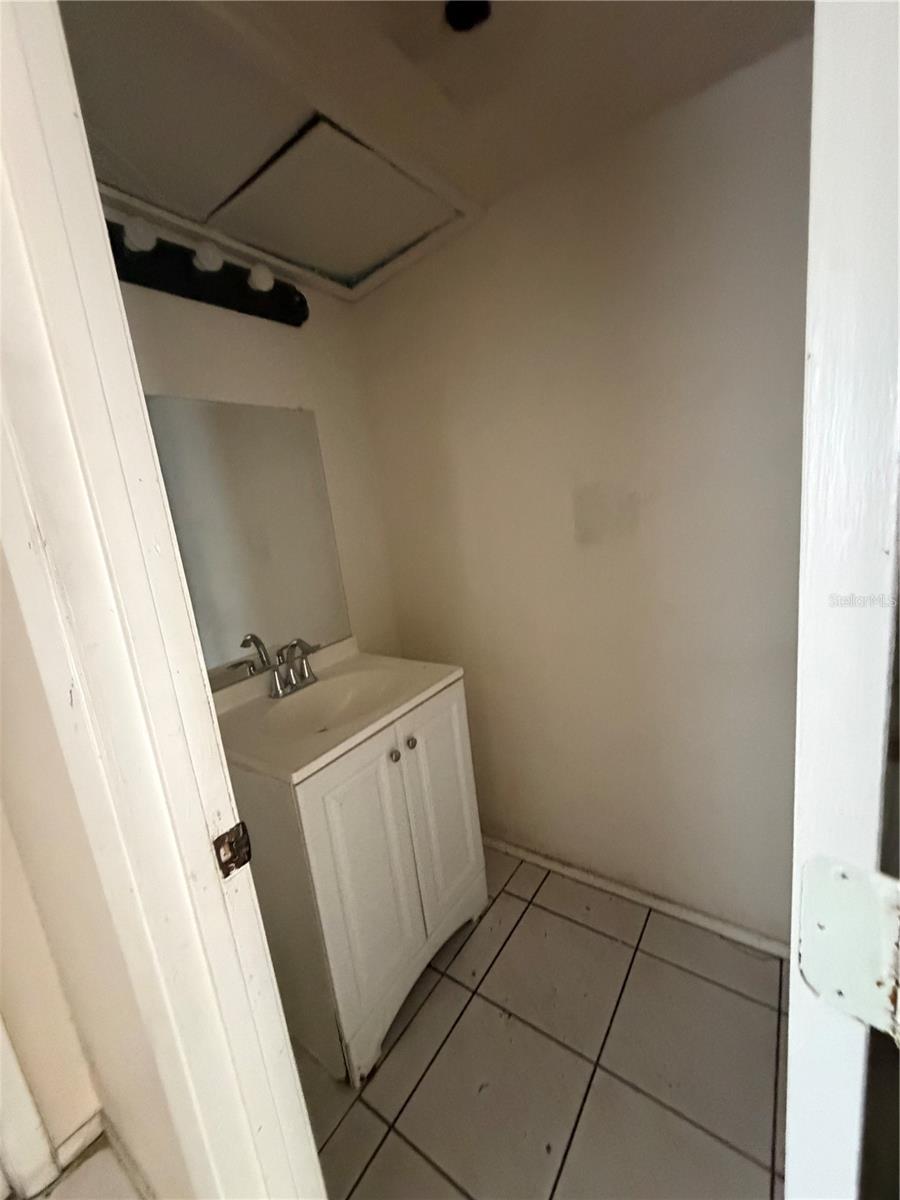 5861 Curry Ford Rd #12 Property Photo 11