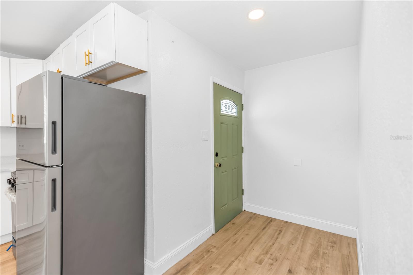1262 Seminola Blvd Property Photo 3