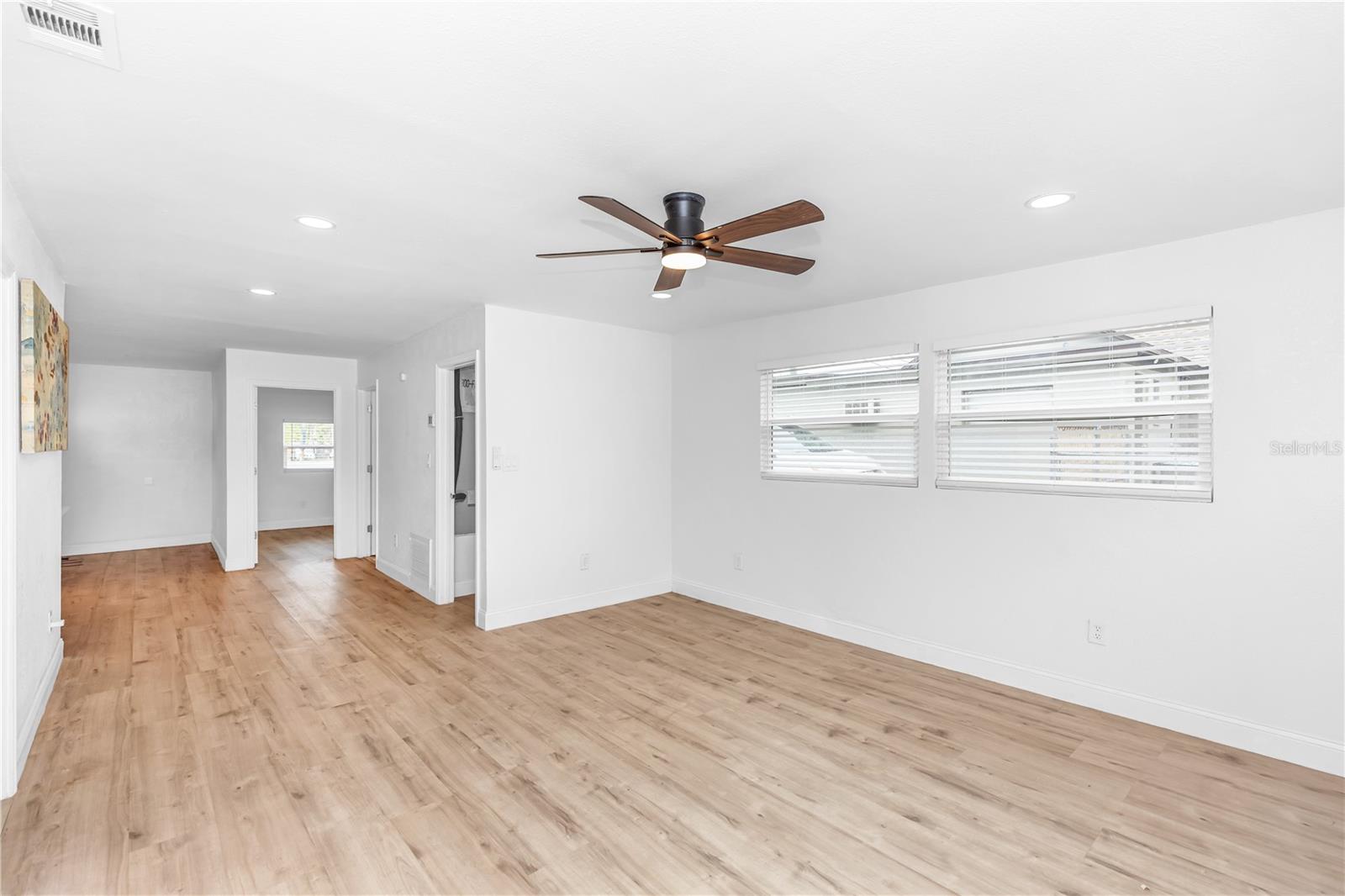 1262 Seminola Blvd Property Photo 6