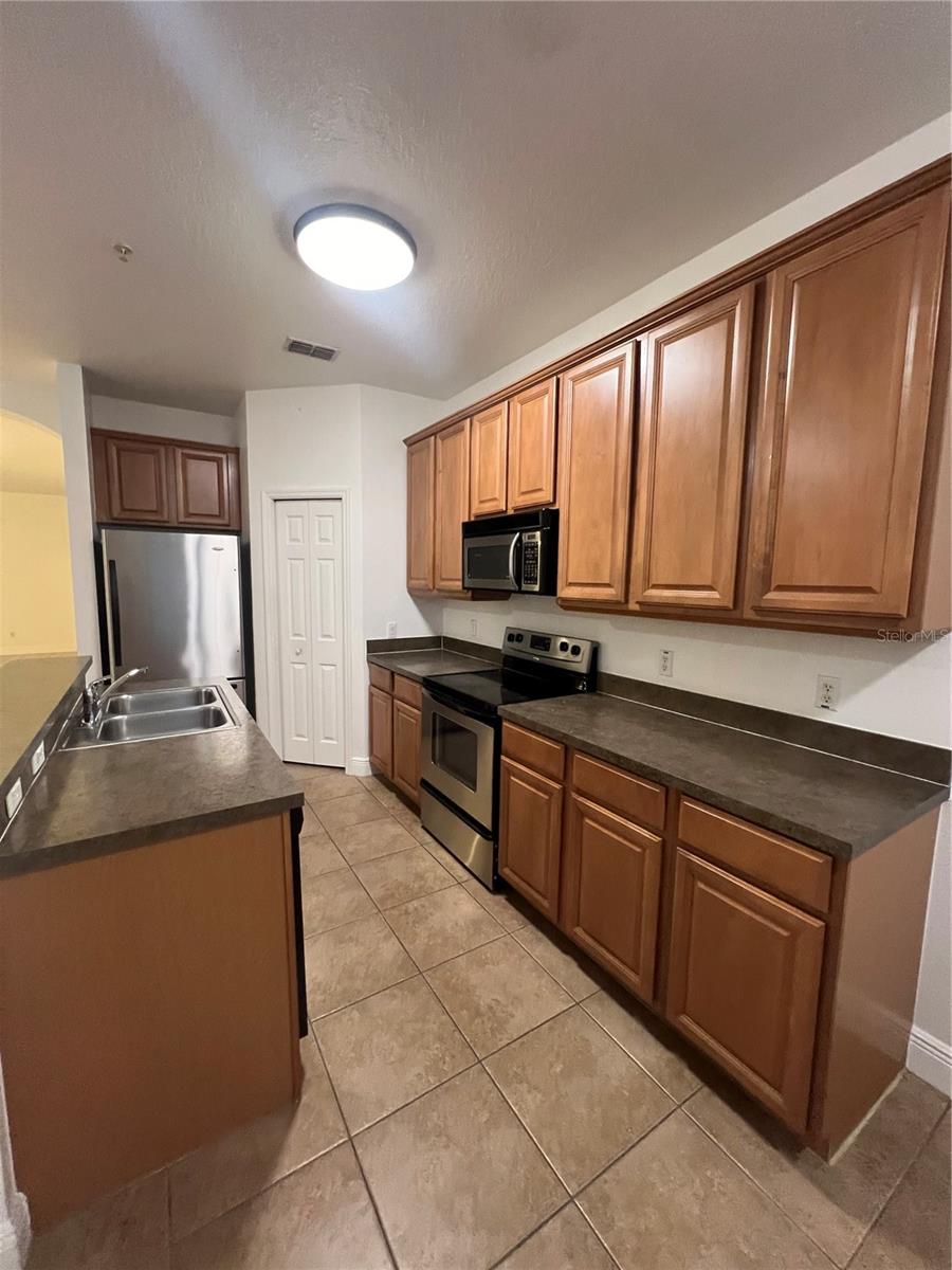 7523 Pellham Way Property Photo 6