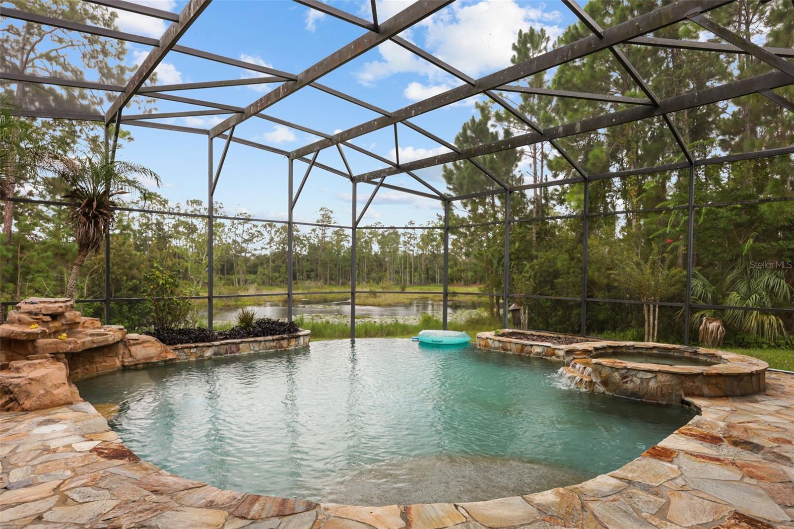 420 Valley Stream Dr Property Photo 5