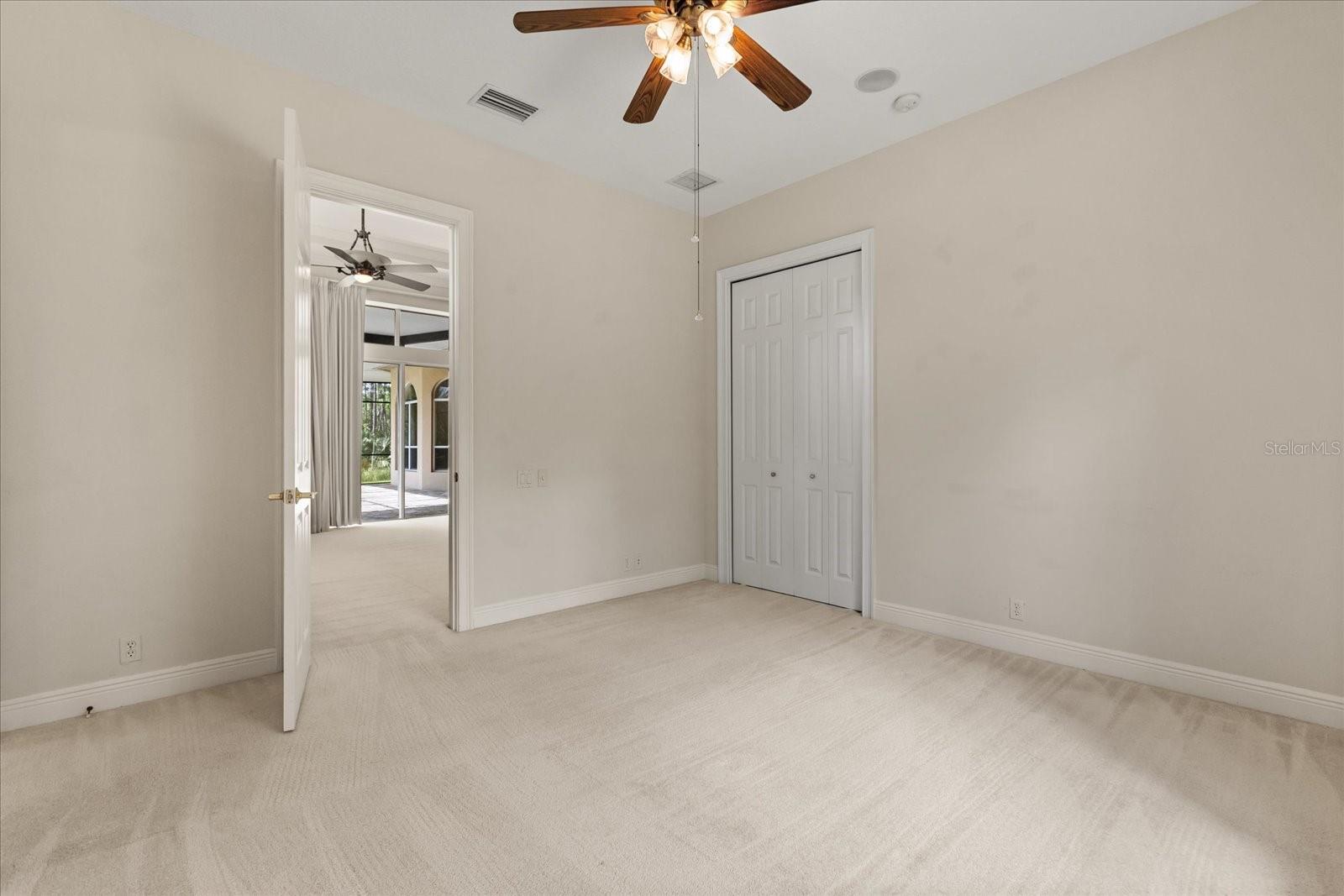 420 Valley Stream Dr Property Photo 29