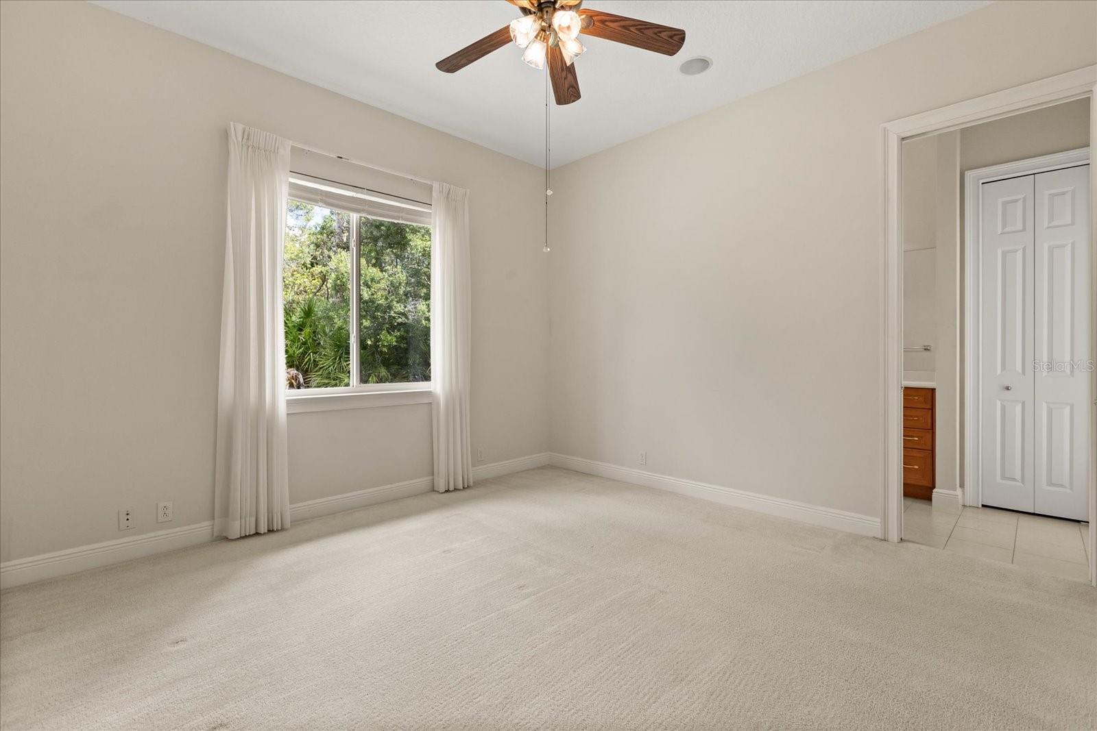 420 Valley Stream Dr Property Photo 30