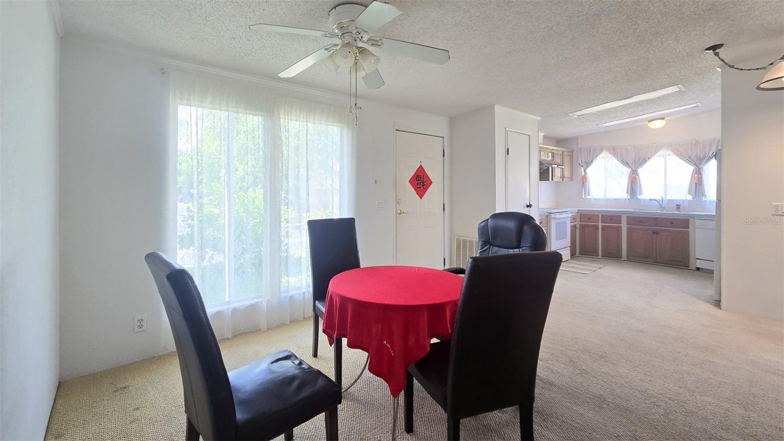 300 Beech Ct Property Photo 11