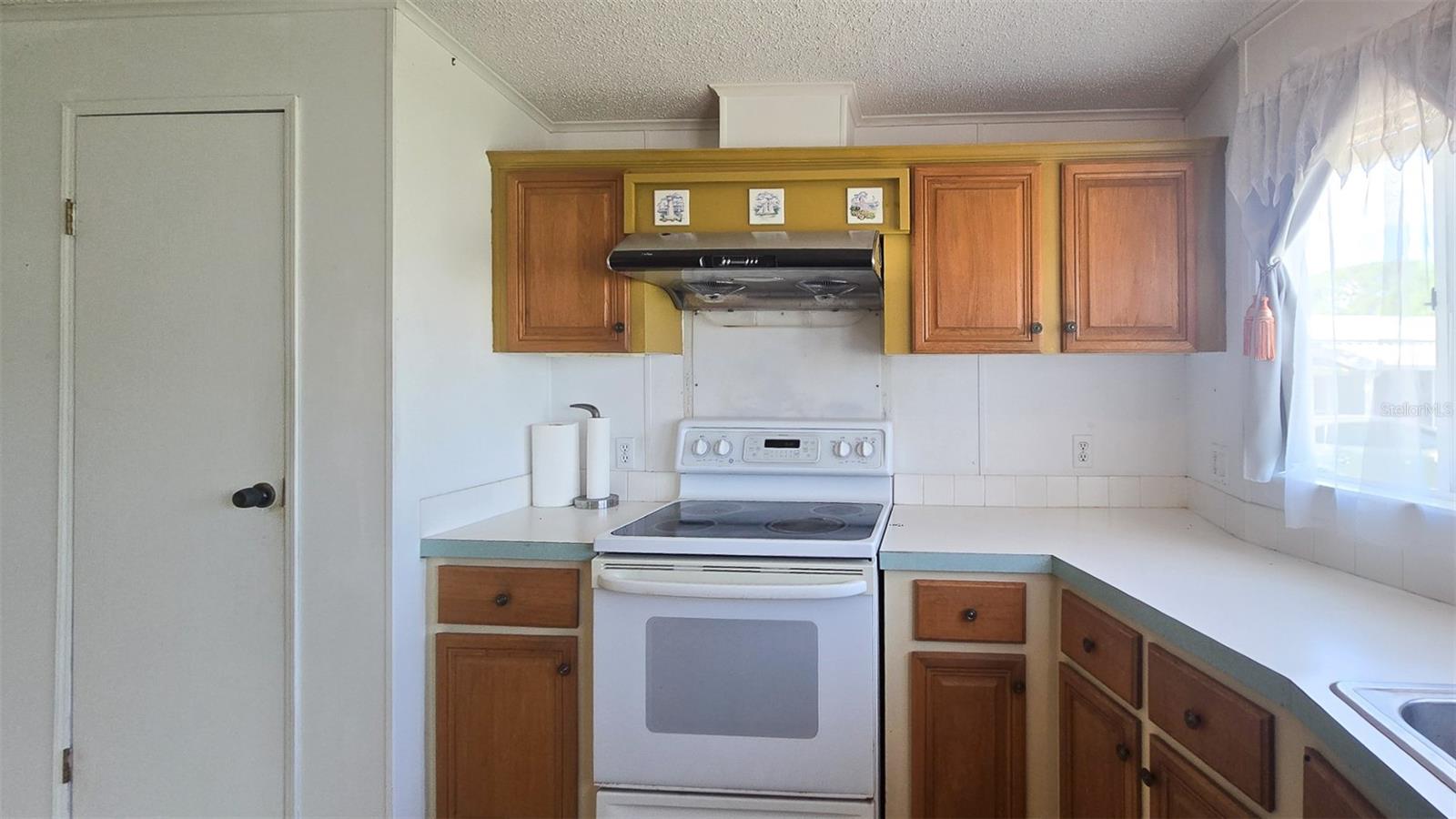 300 Beech Ct Property Photo 12