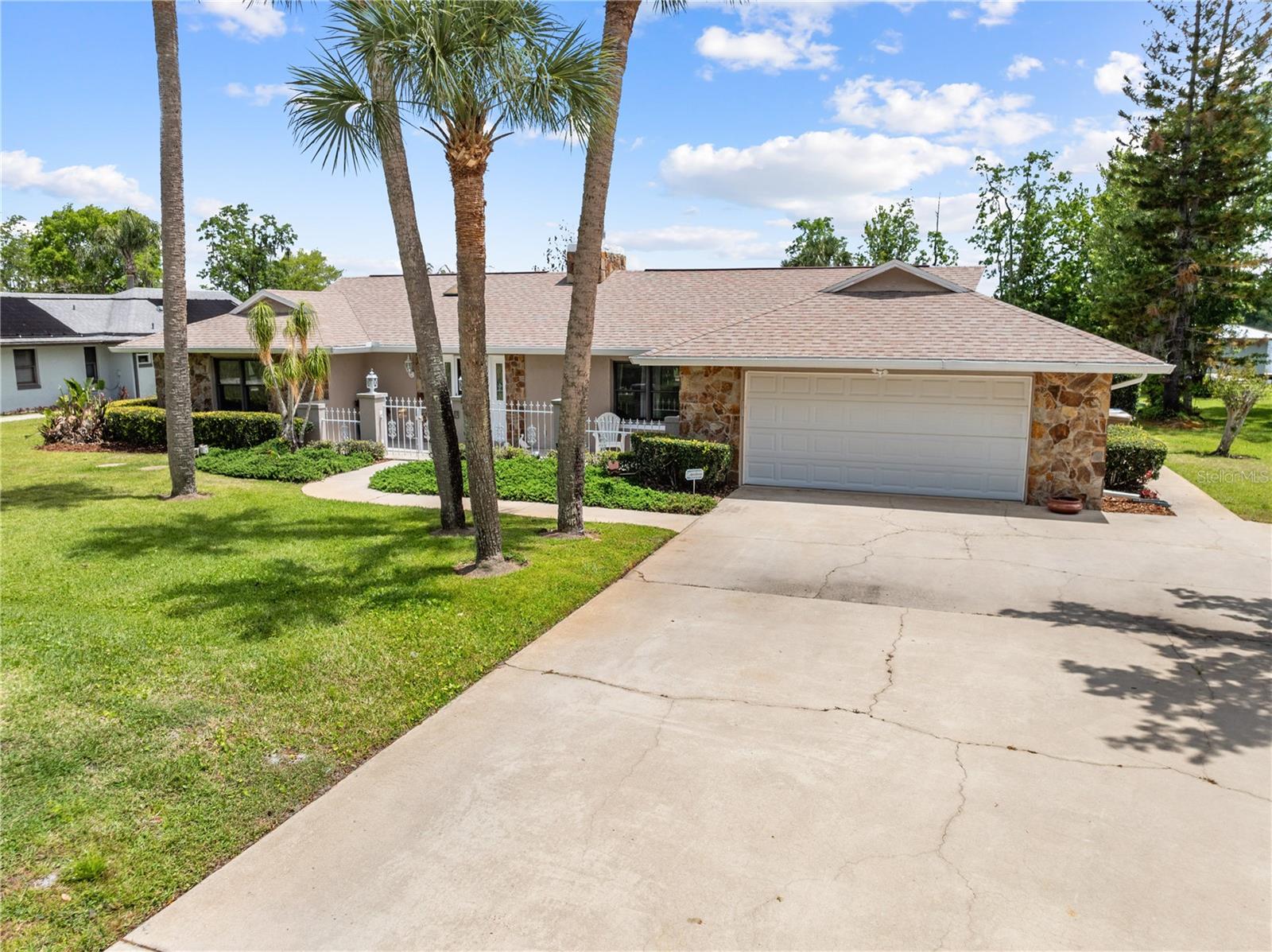 6770 Bay Shore Dr Property Photo 3