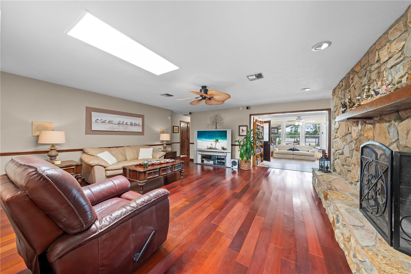 6770 Bay Shore Dr Property Photo 12