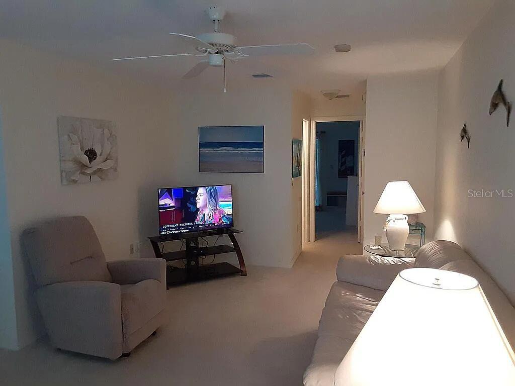94 Spring Lake Dr #203 Property Photo 12