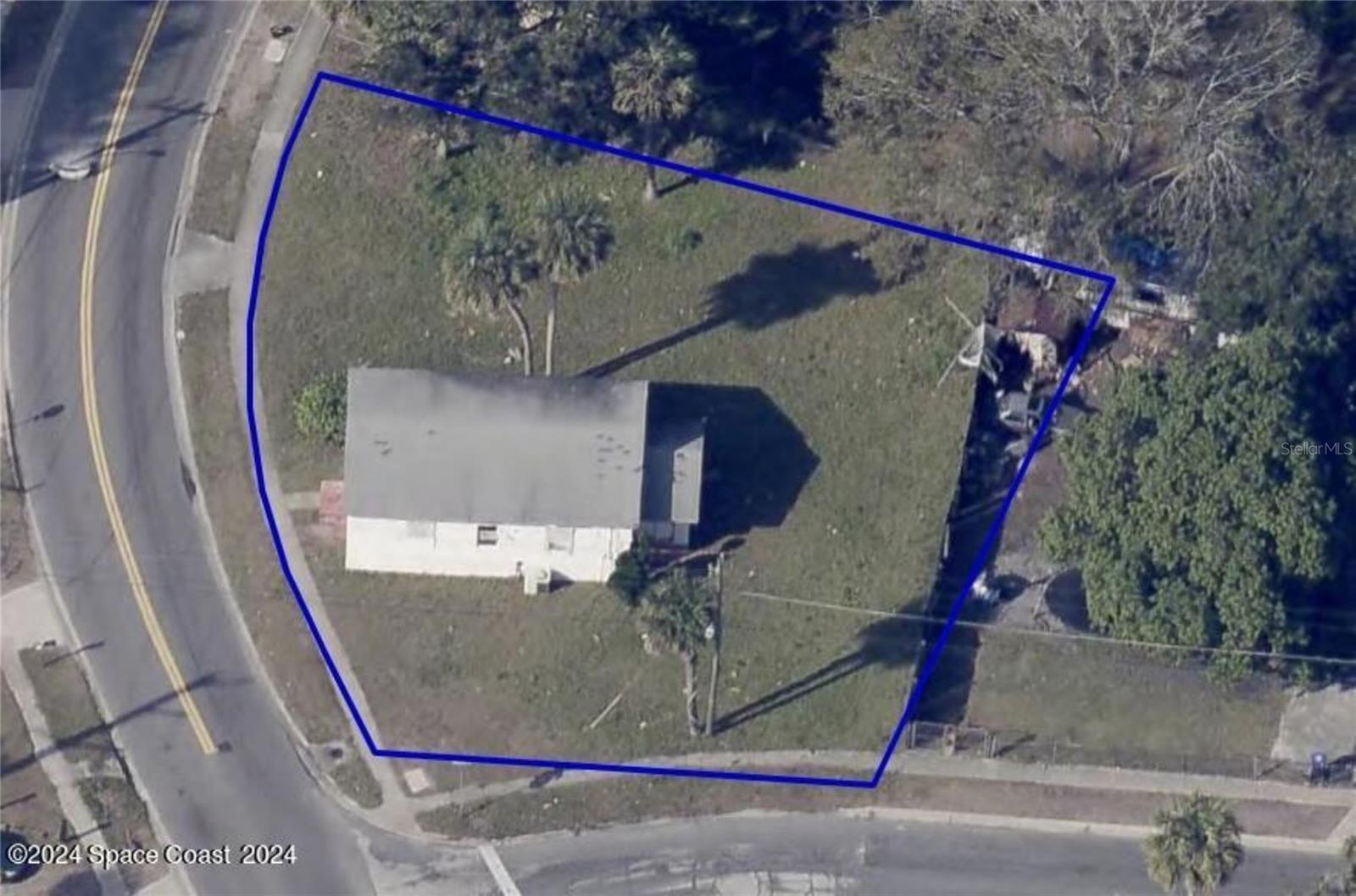 929 S Deleon Ave Property Photo 3