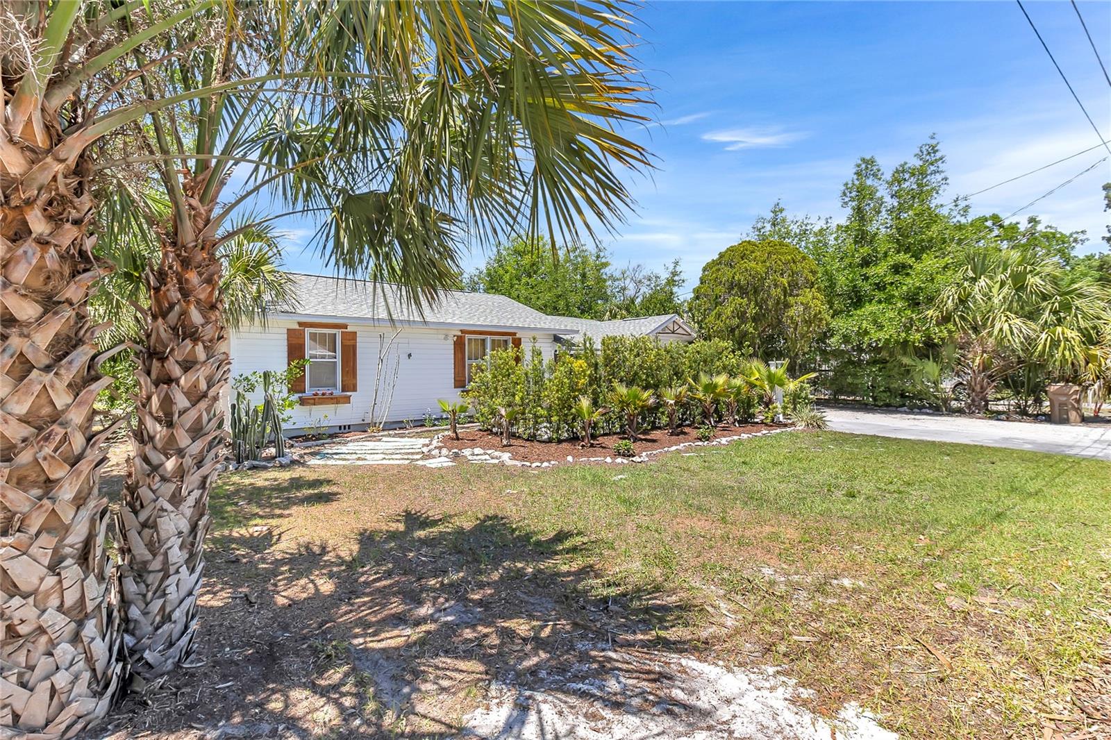 3560 Martin Ave Property Photo 4