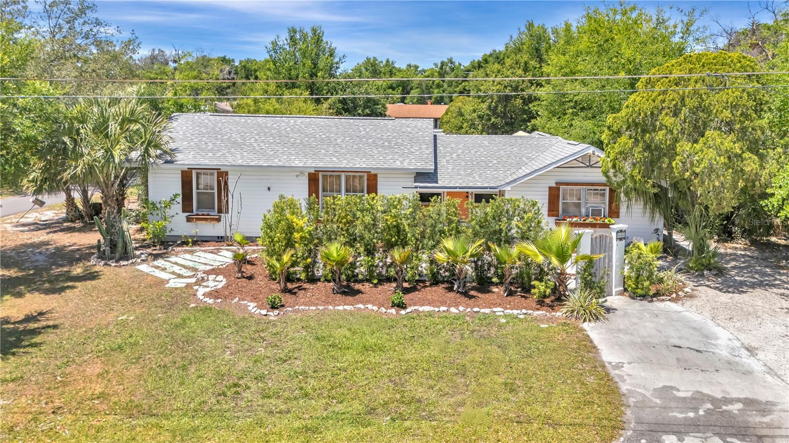 3560 Martin Ave Property Photo 43