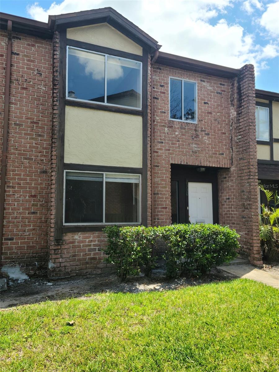2330 HUNTINGTON GREEN CT #6 Property Photo 1