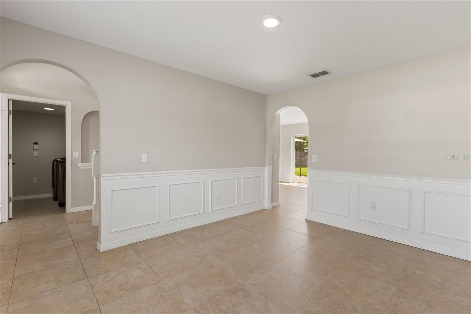 1915 Corner Crest Ct Property Photo 5