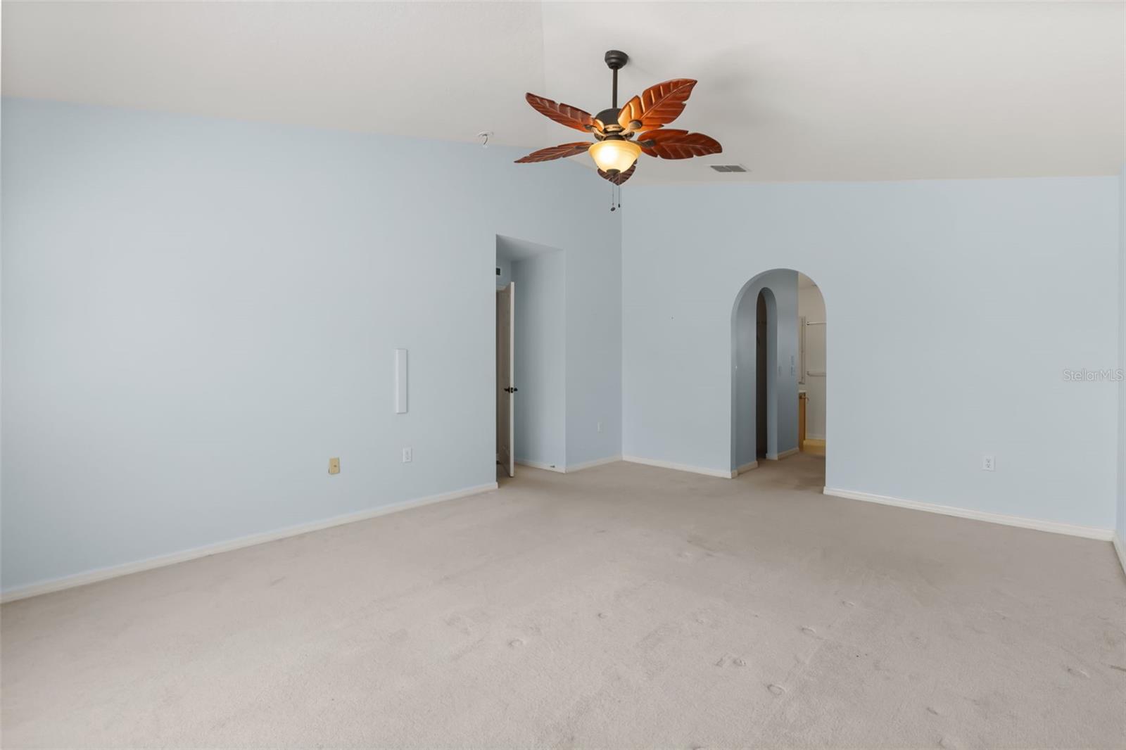 1915 Corner Crest Ct Property Photo 8