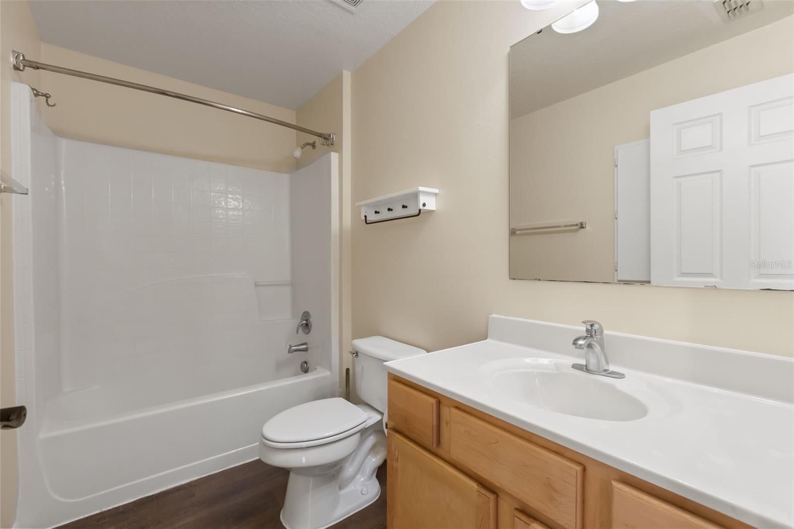 1915 Corner Crest Ct Property Photo 32