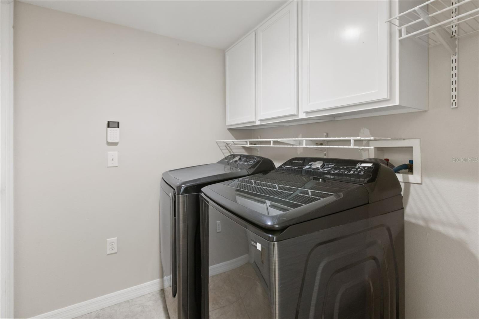 1915 Corner Crest Ct Property Photo 34