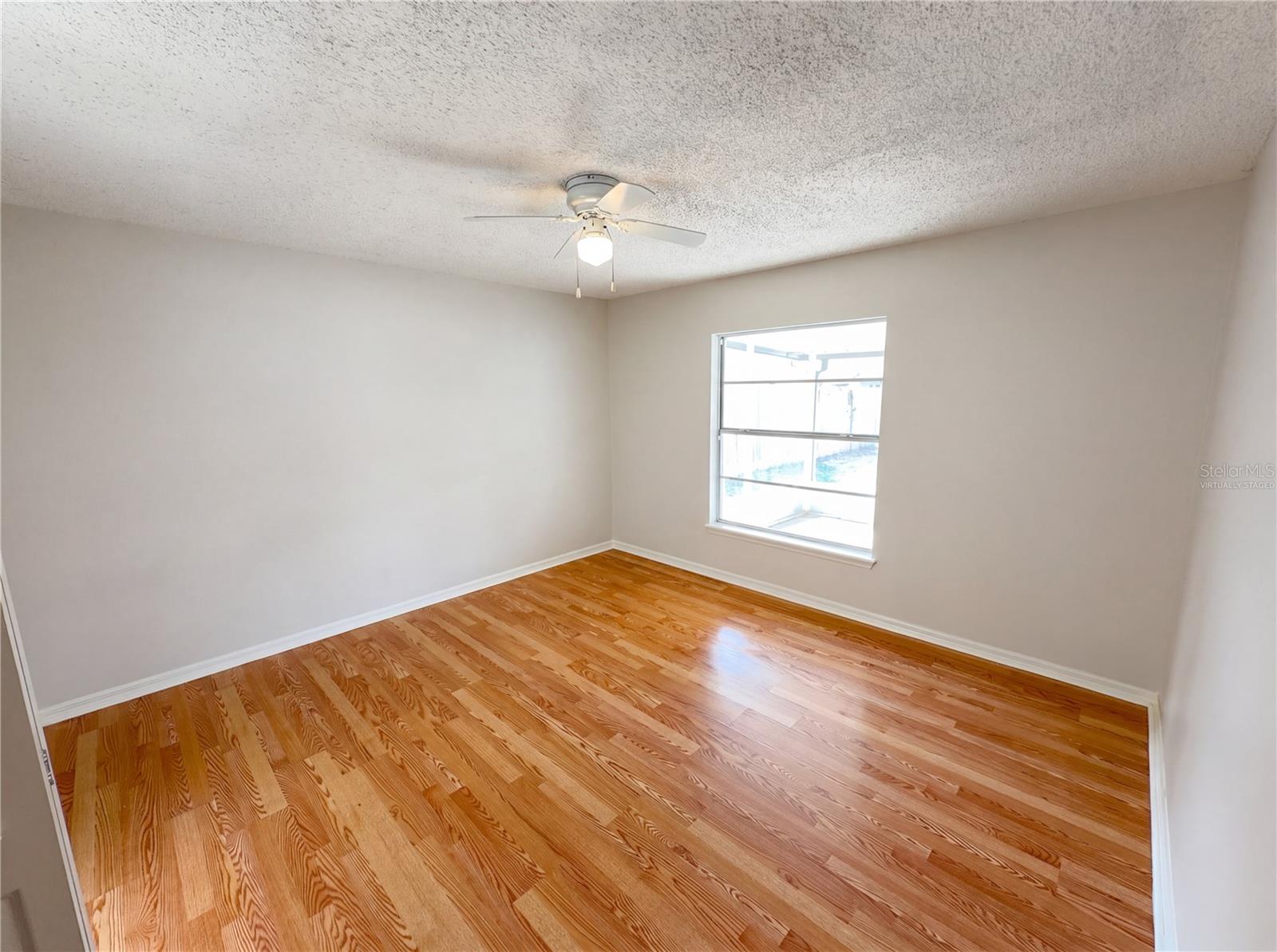 9814 Dean Cove Ln Property Photo 4