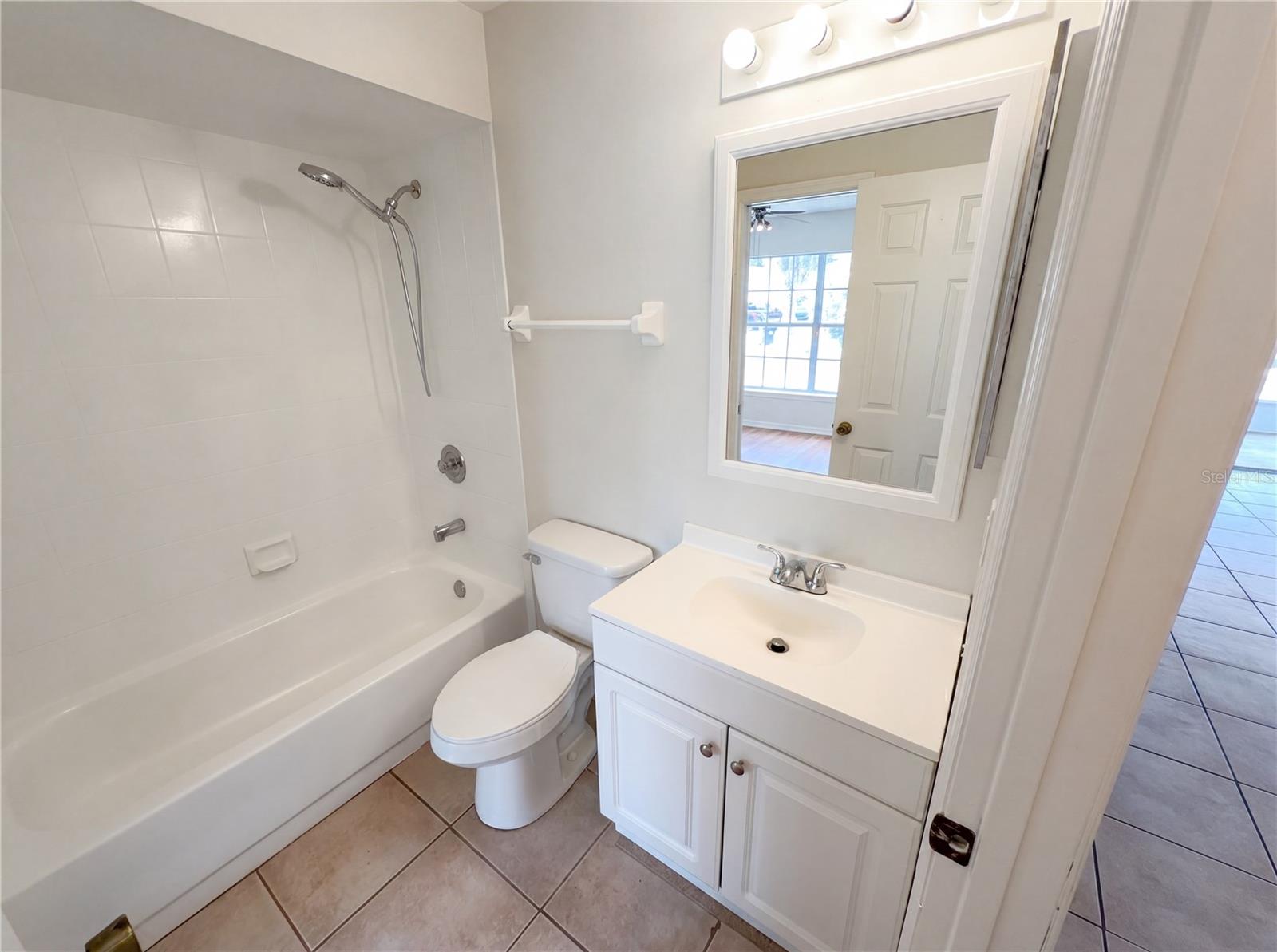 9814 Dean Cove Ln Property Photo 6