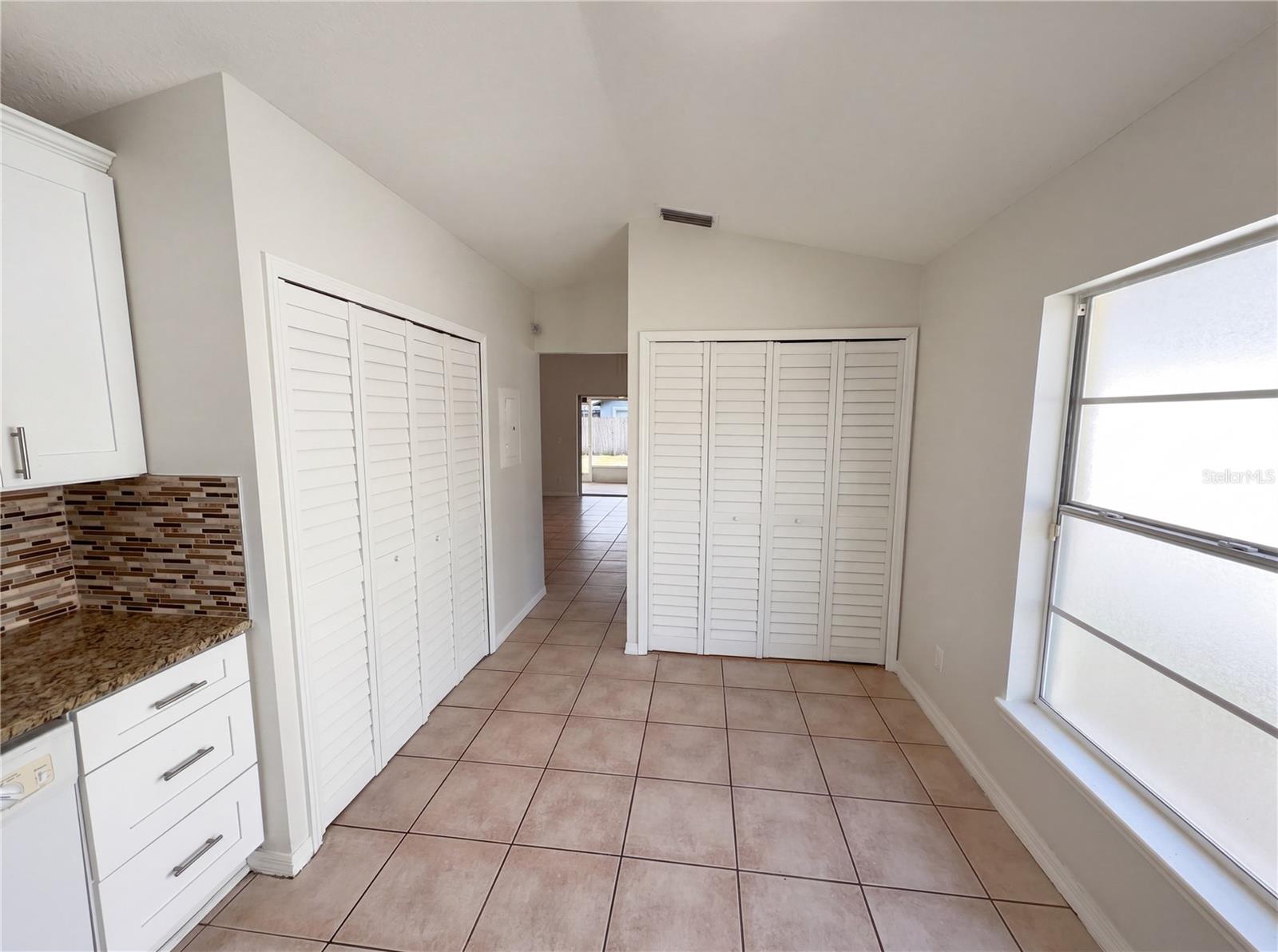 9814 Dean Cove Ln Property Photo 10