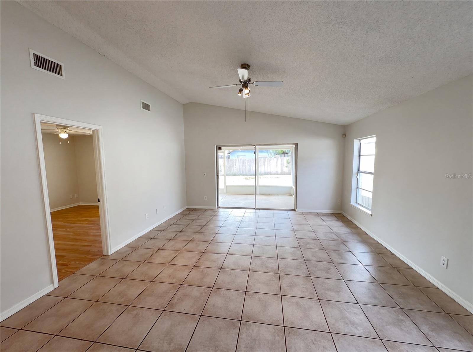 9814 Dean Cove Ln Property Photo 11