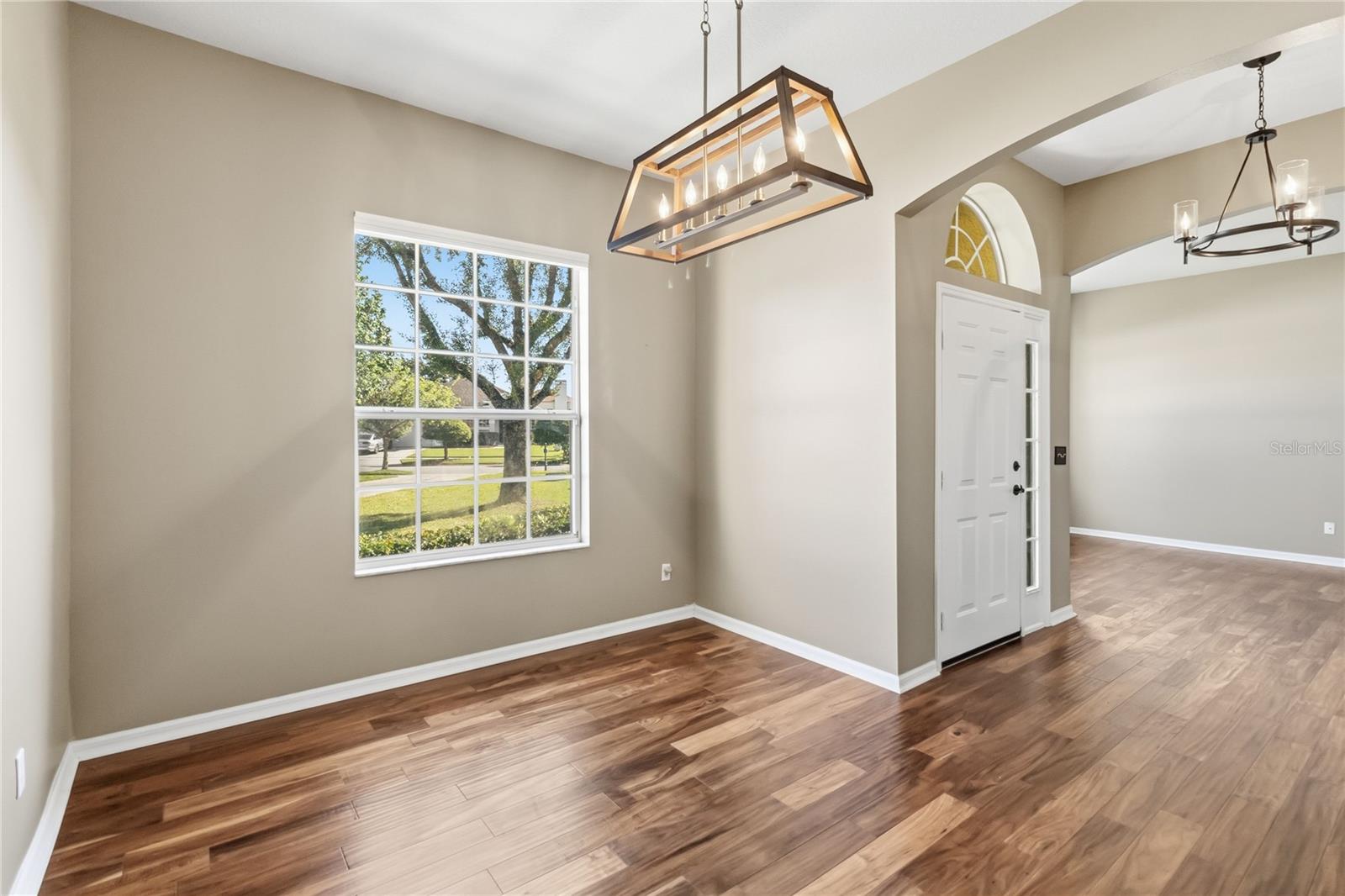 677 Buckhaven Loop Property Photo 4