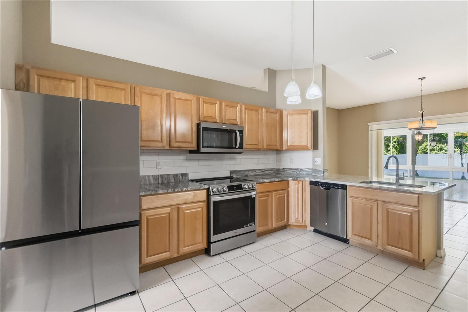 677 Buckhaven Loop Property Photo 9