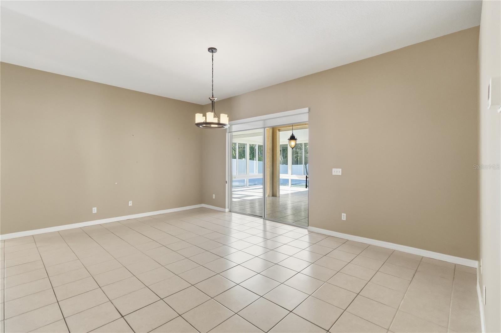 677 Buckhaven Loop Property Photo 12