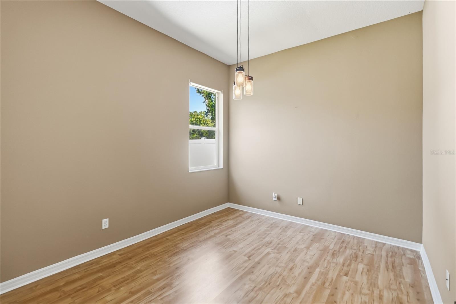 677 Buckhaven Loop Property Photo 23