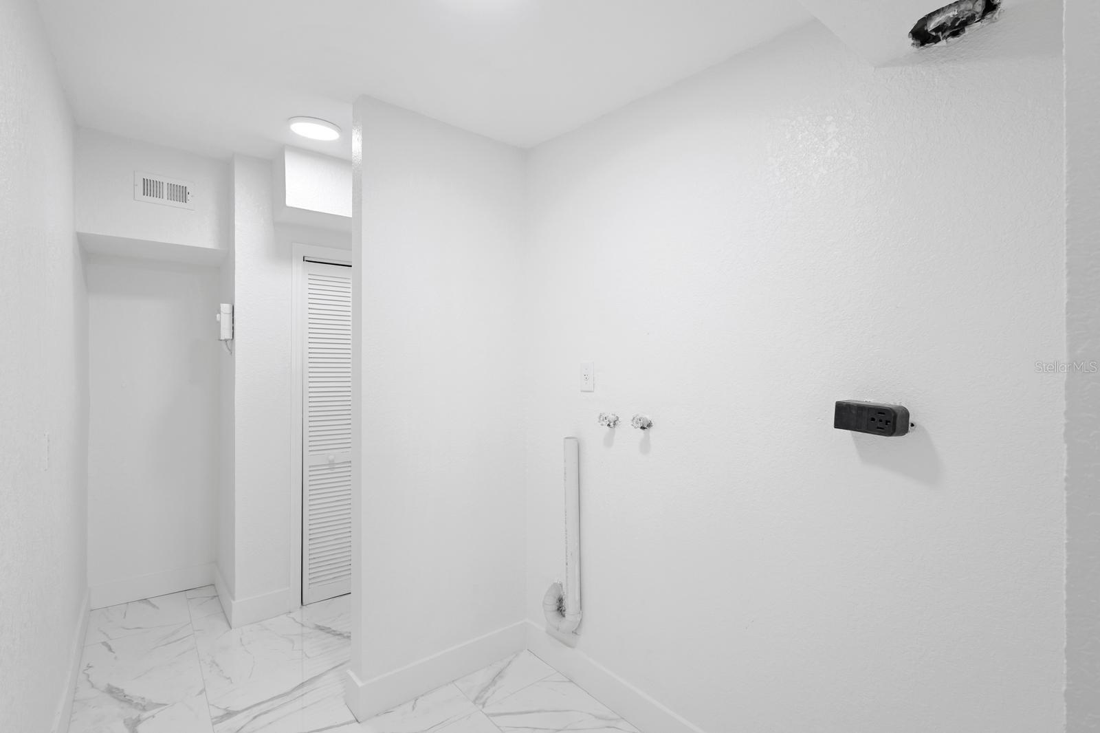 1511 E Horatio Ave Property Photo 6