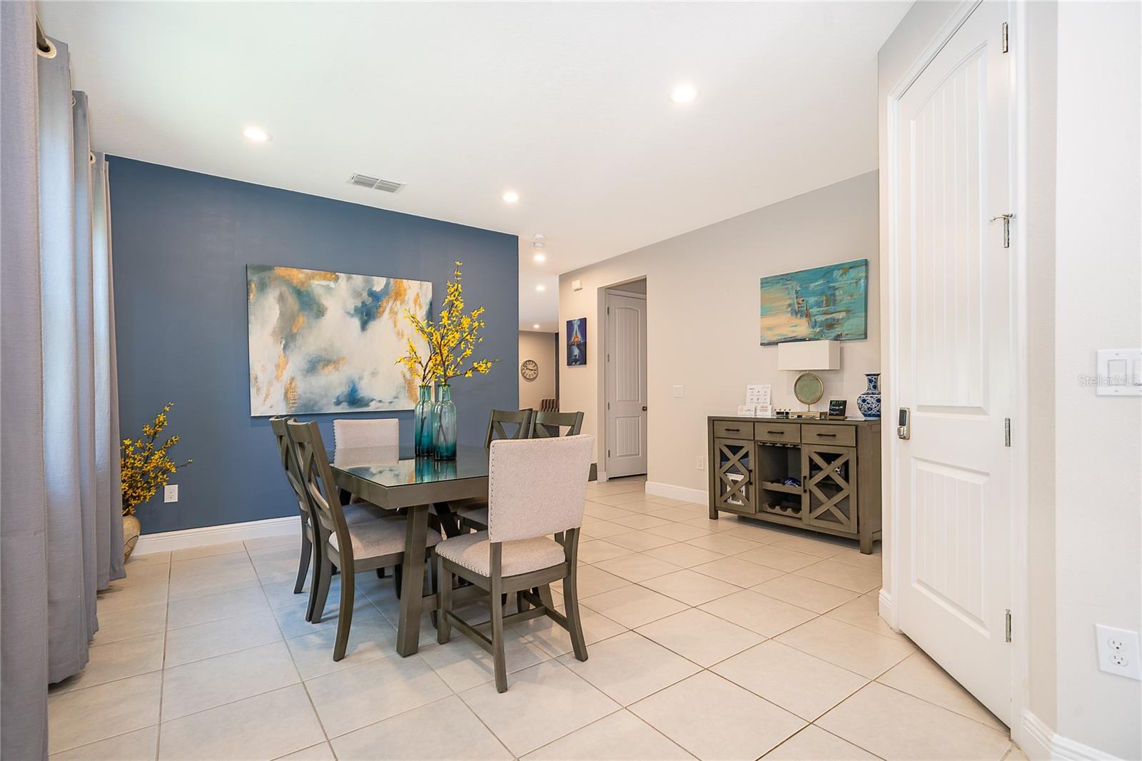 380 Pendant Ct Property Photo 6