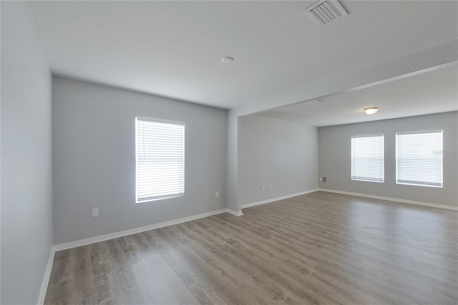2227 Nw 11th Ct Property Photo 3