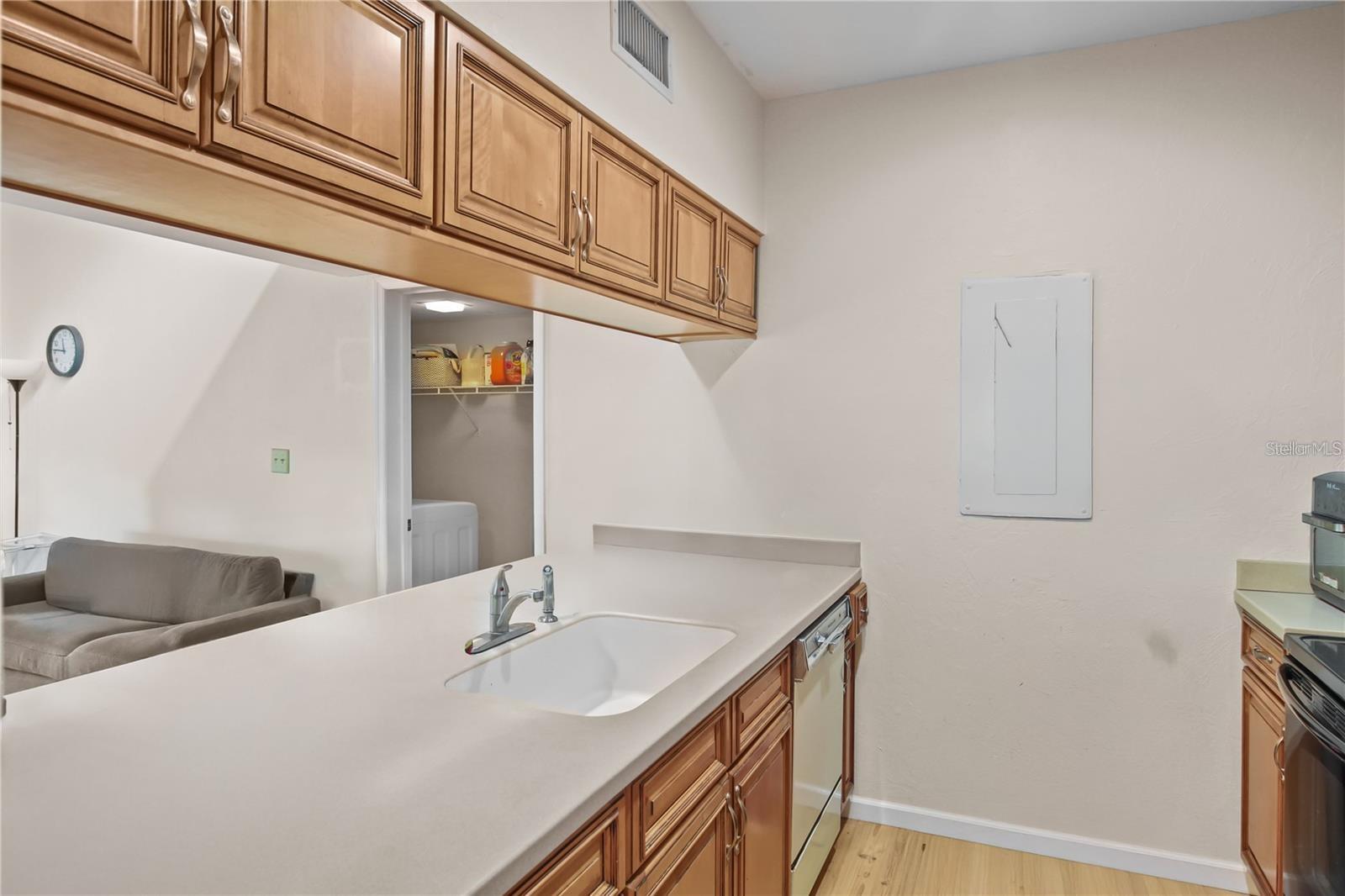 3566 Camelot Dr #6 Property Photo 5