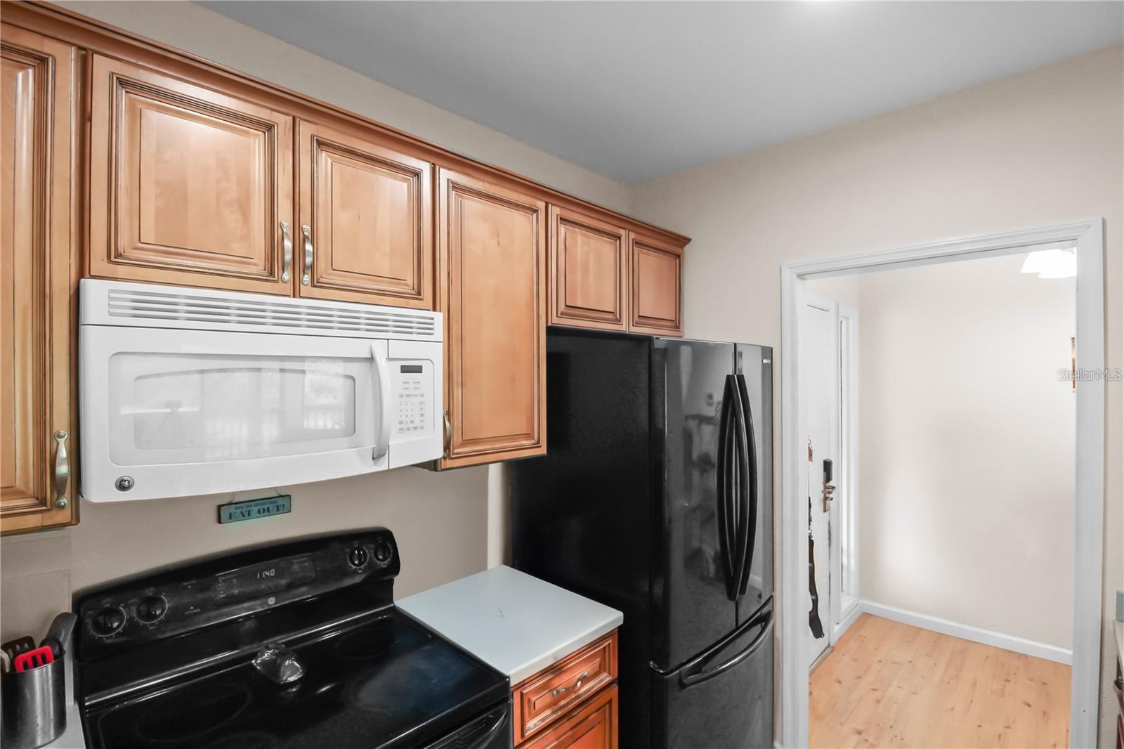 3566 Camelot Dr #6 Property Photo 6
